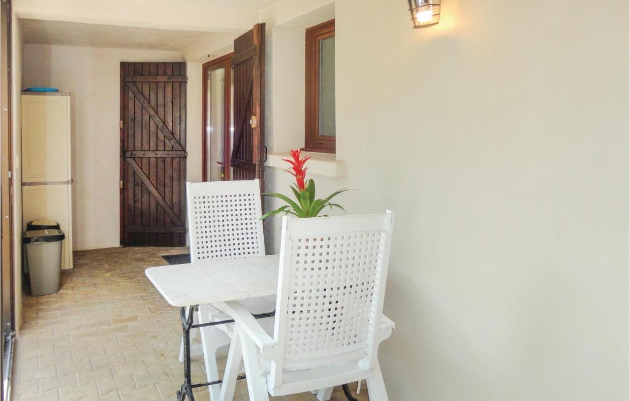 Stunning Apartment In Pignan With Kitchen Esterno foto